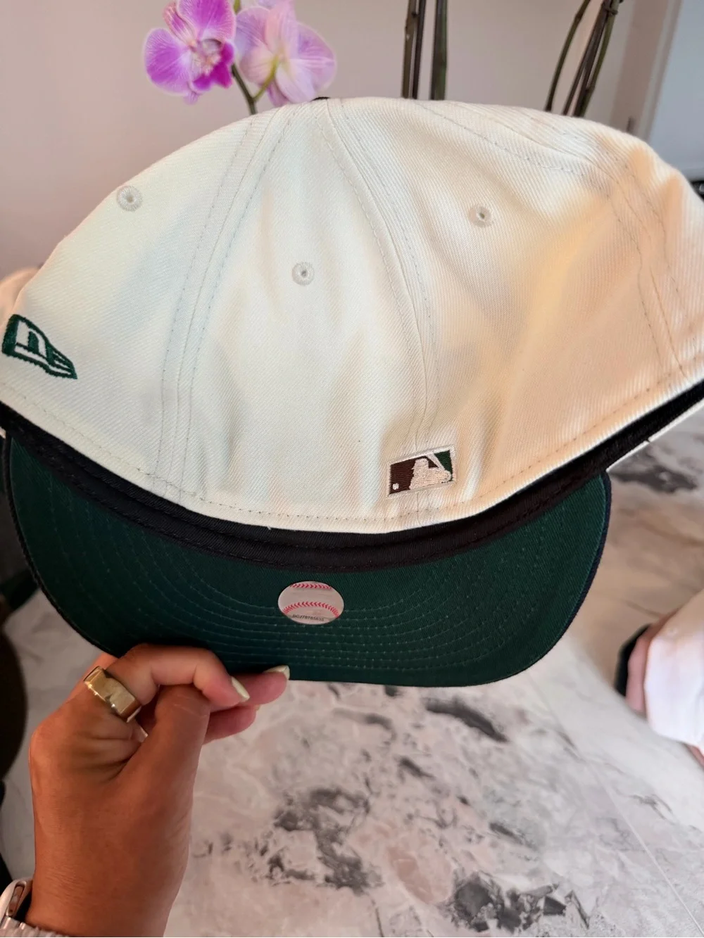 NY Mets Cream and Black Baseball Cap with Green Embroidered Logo - Picture 3 of 3